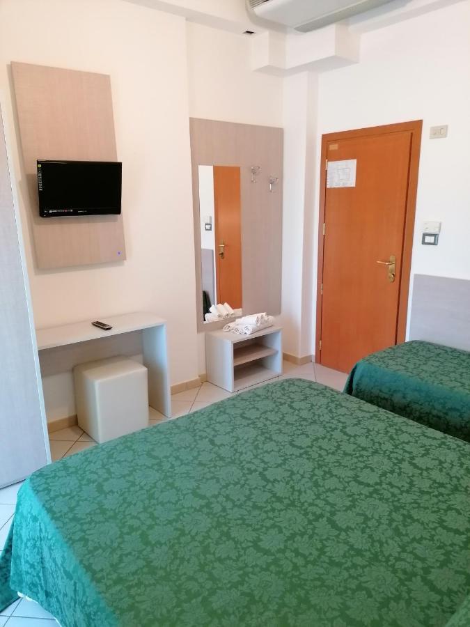 Hotel Andrea'S Rimini Extérieur photo